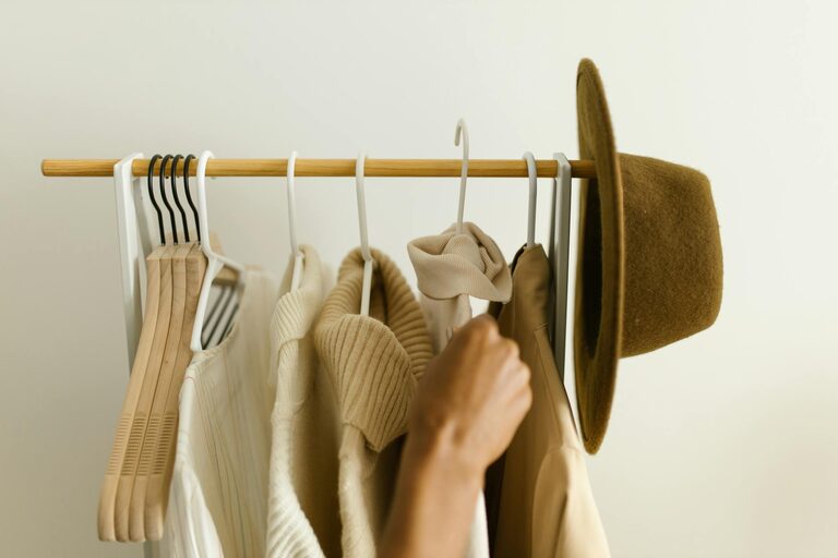 How to Build a Basic Capsule Wardrobe for Every Season